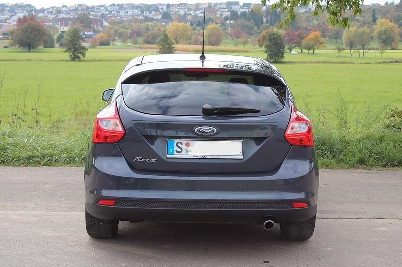Gebraucht Ford Focus Titanium 150 PS (110 kW) 2011 Grau Limousine