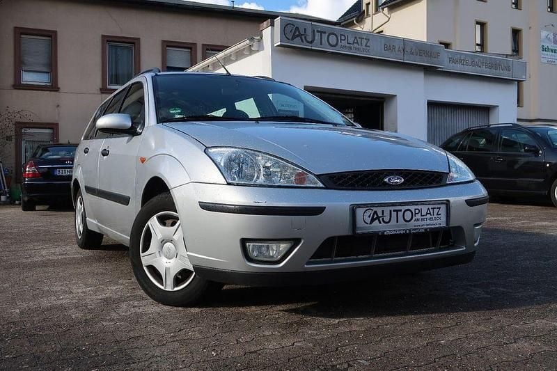 Usado Ford Focus 101 HP (74 kW) 2003 Prateado Carrinha