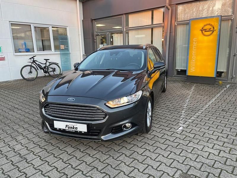 Grau Gebraucht 2018 Ford Mondeo Titanium Limousine | 15.740 € (Etwas zu teuer) - Bild 1/4