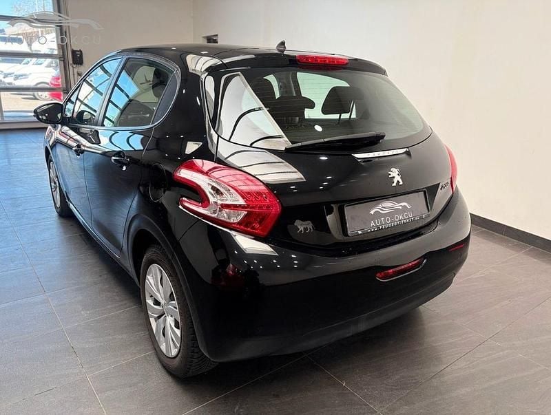 Gebraucht Peugeot 208 Active 95 PS (69 kW) 2012 Schwarz Kleinwagen