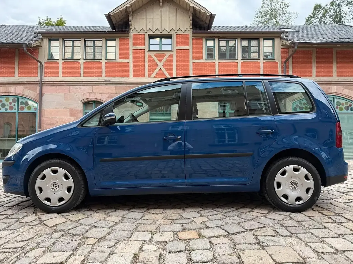 Gebraucht VW Touran 105 PS (77 kW) 2010 Blau Van / Kleinbus