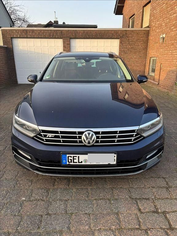 Gebraucht VW Passat Highline 190 PS (139 kW) 2015 Blau Kombi