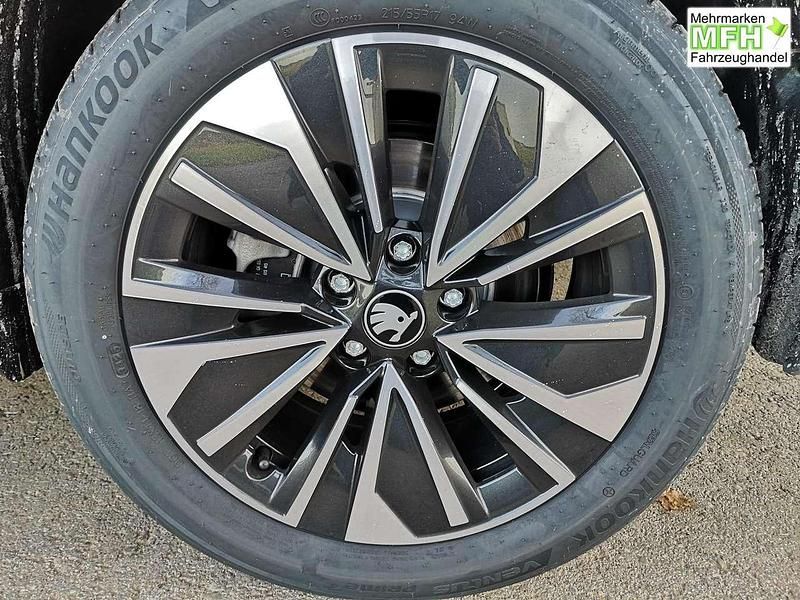 Neu Skoda Superb Selection 193 PS (141 kW) 2025 Pebble silver metallic Kombi