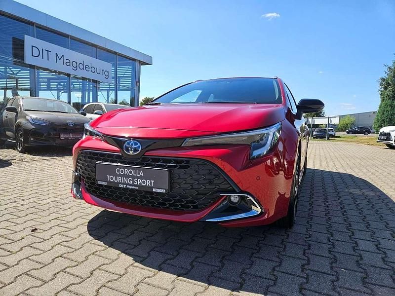 Neu Toyota Corolla 196 PS (144 kW) 2025 Karminarot Kombi