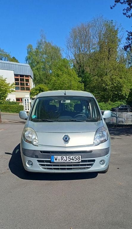 Usata Renault Kangoo Expression 106 CV (77 kW) 2011 Argento Monovolume
