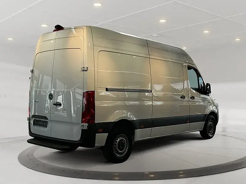 Gebraucht Mercedes E-Sprinter 85 kW (116 PS) 2022 Arktikweiss Van