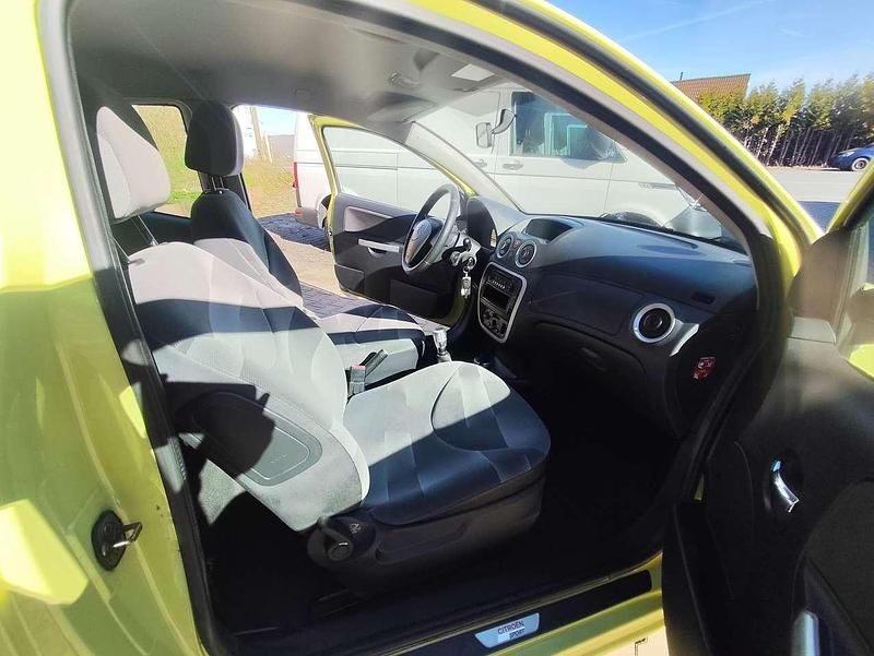 Gebraucht Citroën C2 Comfort 60 PS (44 kW) 2006 Lack gelb lackierung Kleinwagen