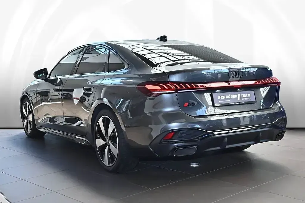 Gebraucht Audi A5 S-Line 150 PS (110 kW) 2024 Grau Limousine