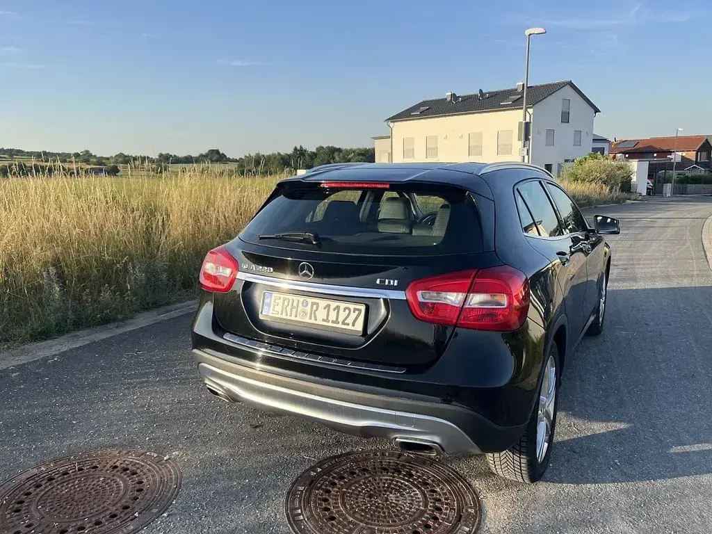 Gebraucht Mercedes GLA220 170 PS (125 kW) 2015 Schwarz SUV