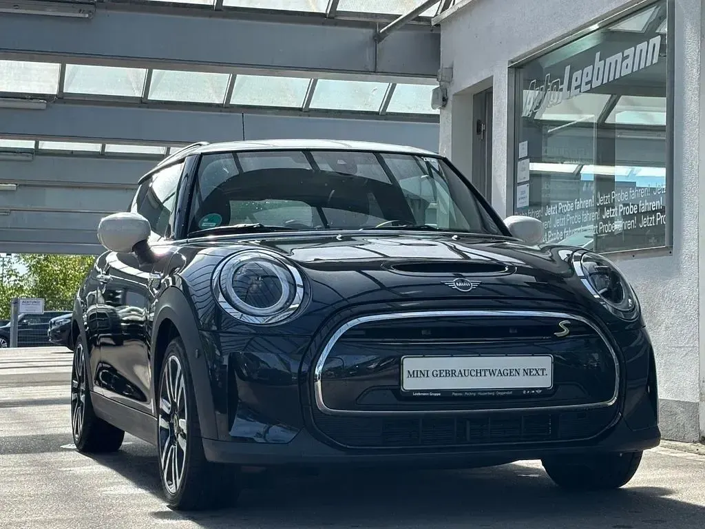 Gebraucht Mini Cooper SE Classic 135 kW (184 PS) 2023 Schwarz Kleinwagen