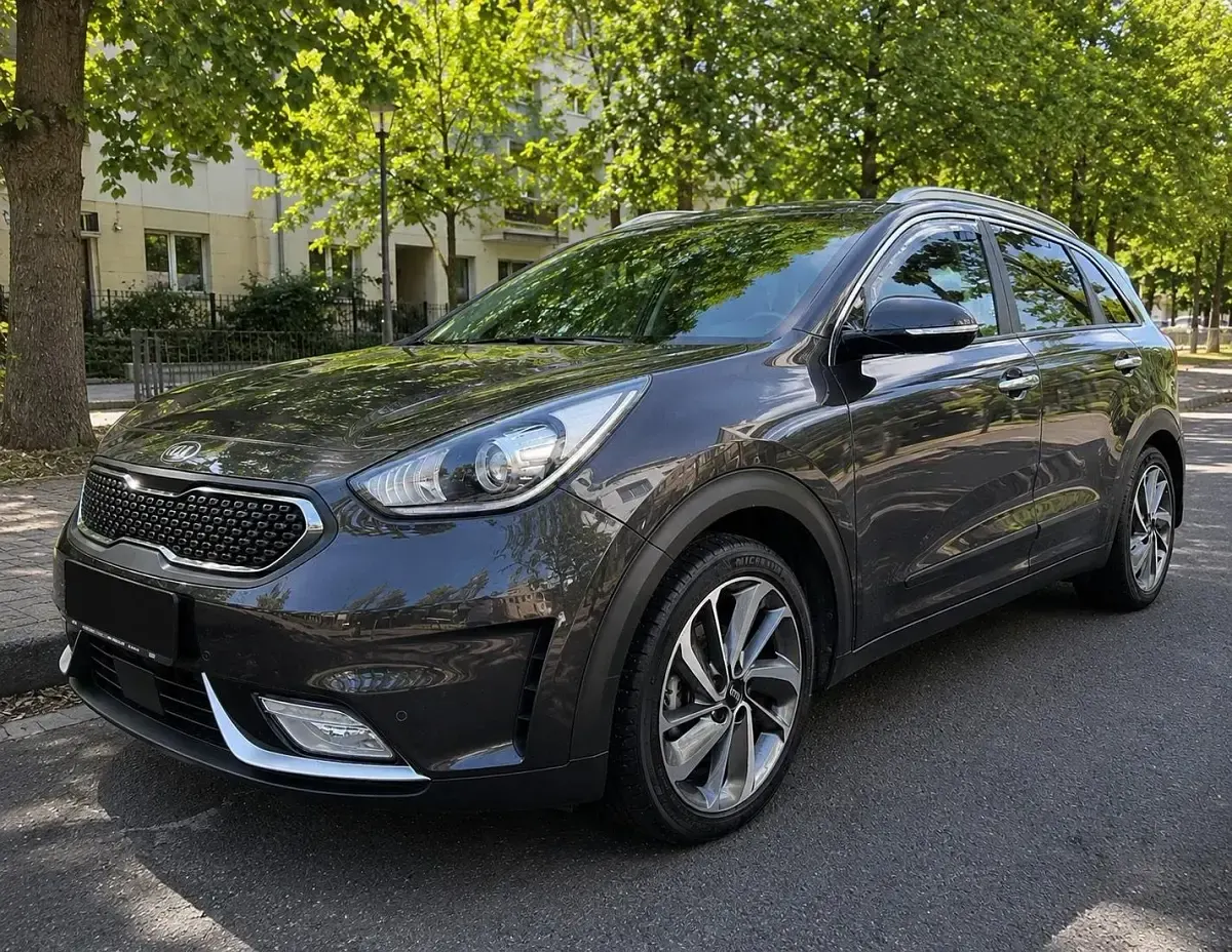 Gebraucht Kia Niro Spirit 141 PS (103 kW) 2017 Braun SUV