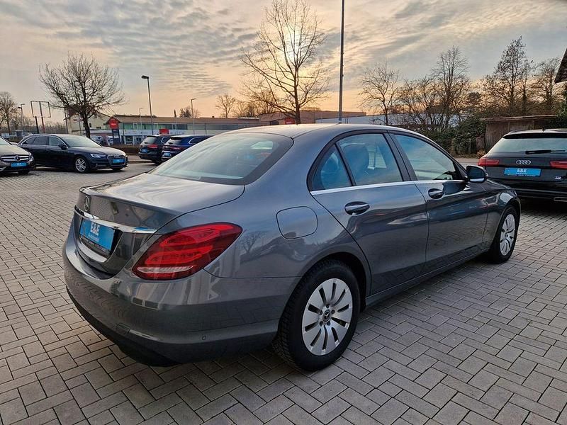Gebraucht Mercedes C220 170 PS (125 kW) 2017 Selenitgrau Limousine