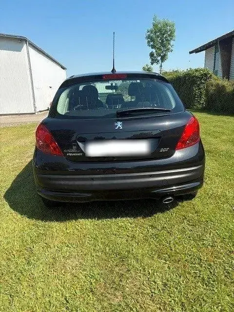Gebraucht Peugeot 207 90 PS (66 kW) 2008 Schwarz Kleinwagen