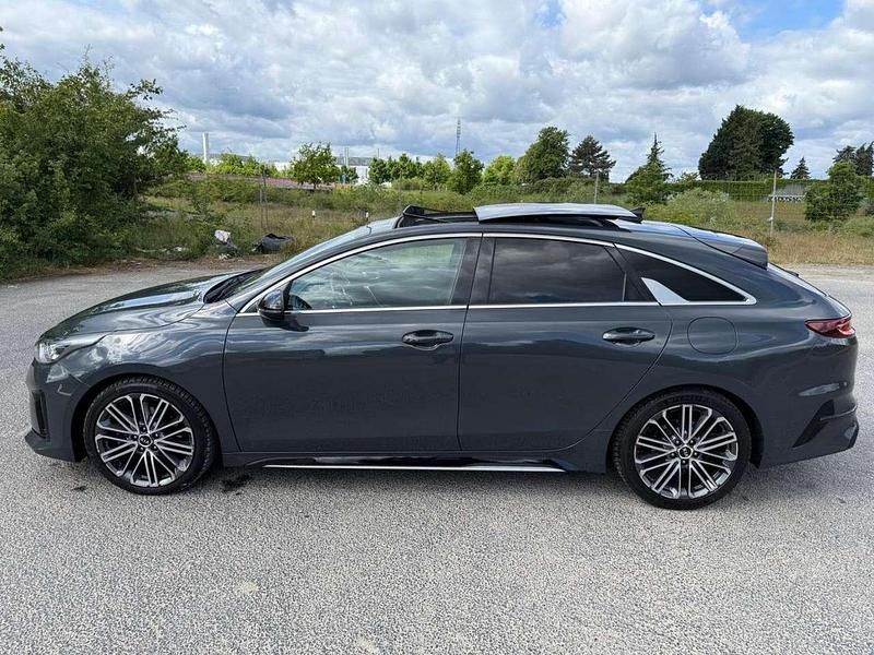 Grau Gebraucht 2019 Kia Ceed Kleinwagen | 11.700 € (Guter Preis) - Bild 1/4