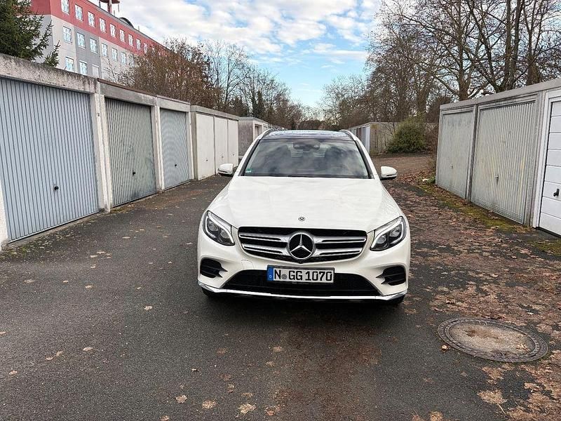 Weiß Gebraucht 2017 Mercedes GLC250 Exclusive SUV | 27.000 € (Superpreis) - Bild 1/4