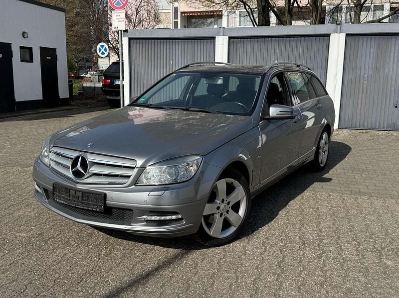 Gebraucht Mercedes C180 156 PS (114 kW) 2010 Palladiumsilber  metalliclack Kombi
