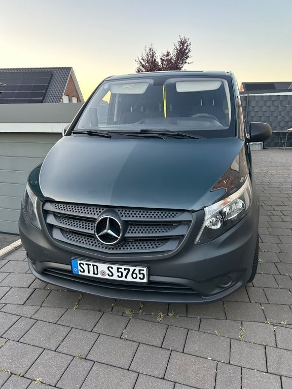 Grün Gebraucht 2018 Mercedes Vito Van / Kleinbus | 14.999 € - Bild 1/4