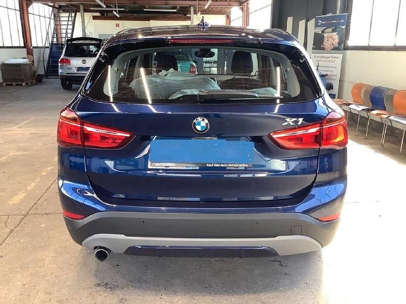 Second-hand BMW X1 Sport Line 150 CP (110 kW) 2015 Albastru SUV