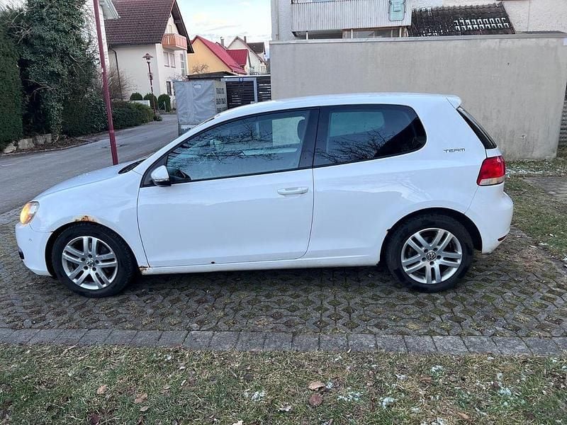 Gebraucht VW Golf VI Highline 122 PS (89 kW) 2010 Weiß Kleinwagen