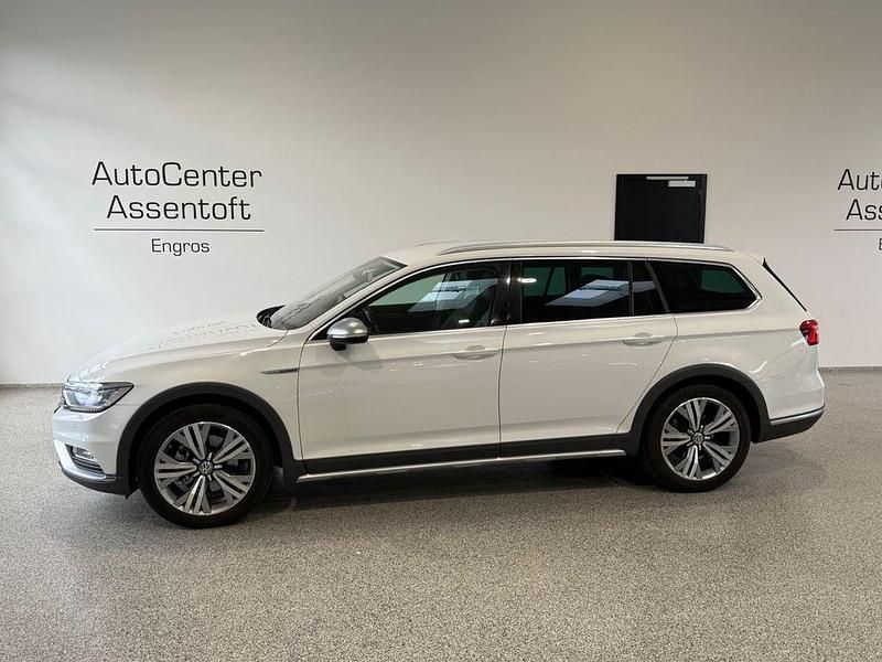 Weiß Gebraucht 2016 VW Passat Alltrack Kombi | 10.900 € (Fairer Preis) - Bild 1/3