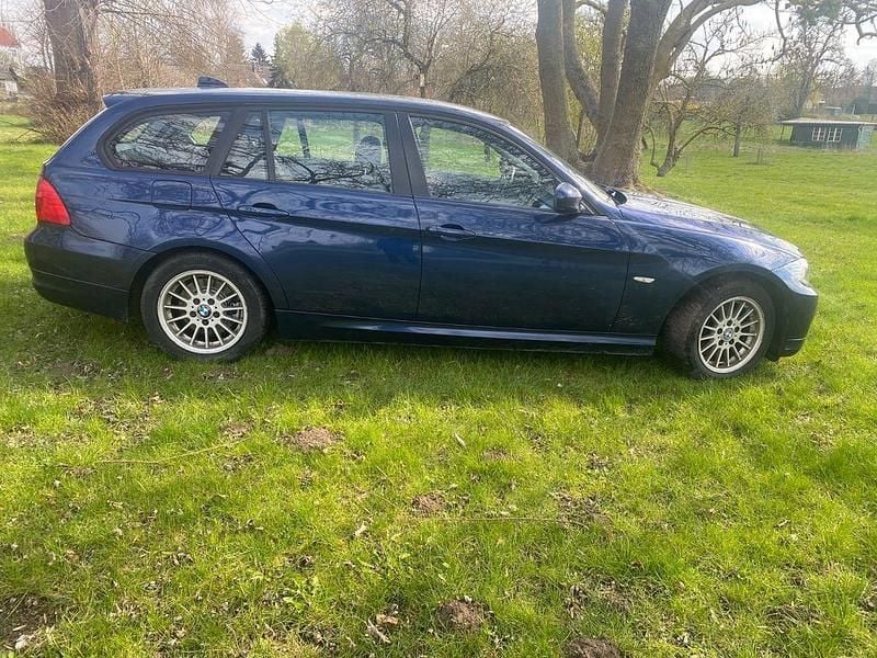 Second-hand BMW 318 143 CP (105 kW) 2012 Albastru Break