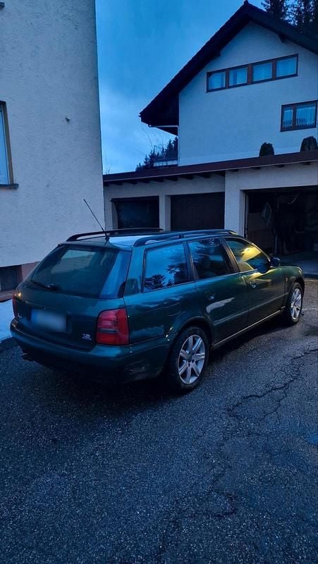 Gebraucht Audi A4 125 PS (91 kW) 1997 Grün Kombi
