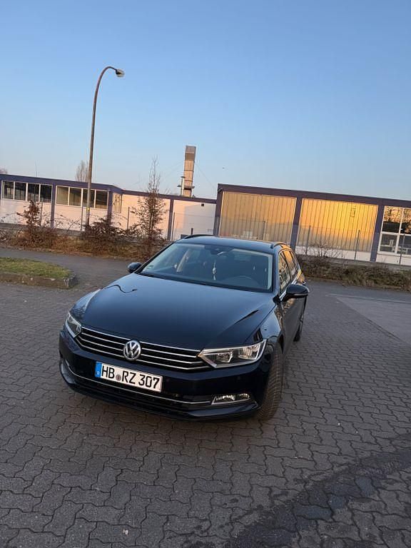 Gebraucht VW Passat Trendline 150 PS (110 kW) 2016 Schwarz Kombi