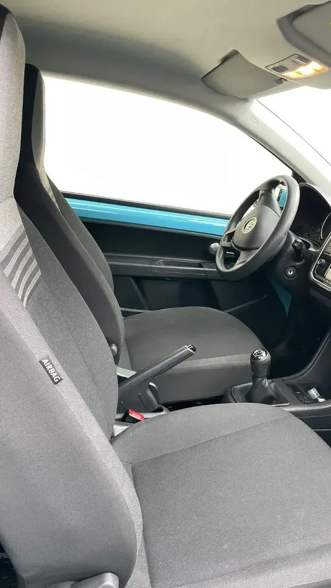 Używany VW up! 65 KM (47 kW) 2021 Niebieski Hatchback