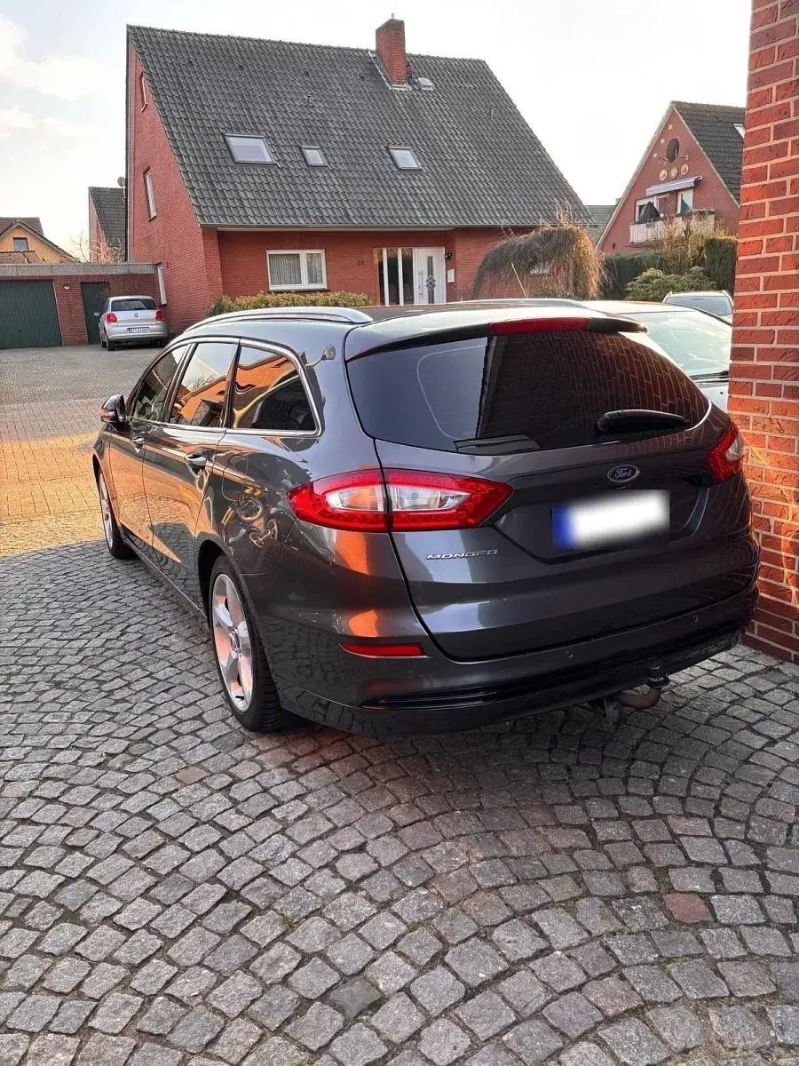 Gebraucht Ford Mondeo Trend 150 PS (110 kW) 2017 Grau Kombi
