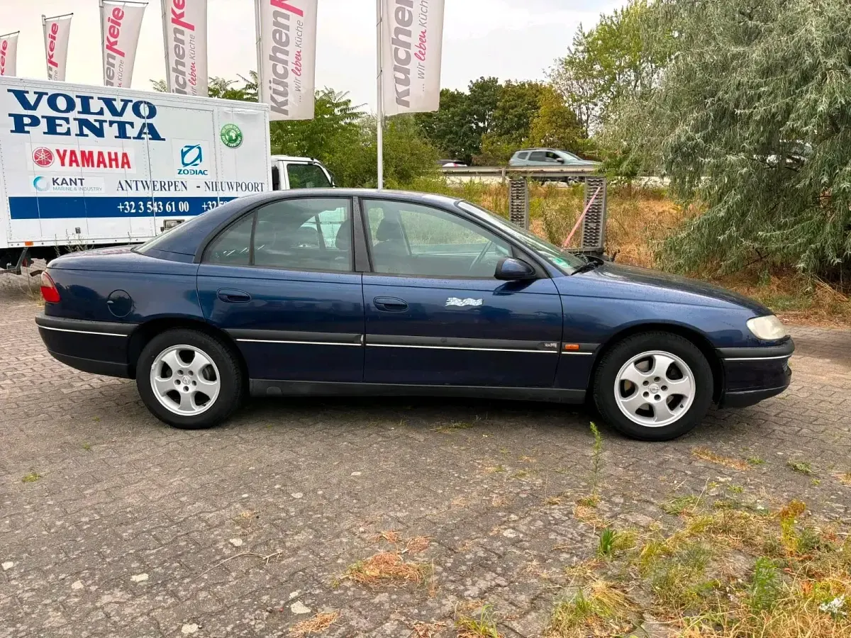 Gebraucht Opel Omega 170 PS (125 kW) 1999 Blau Limousine