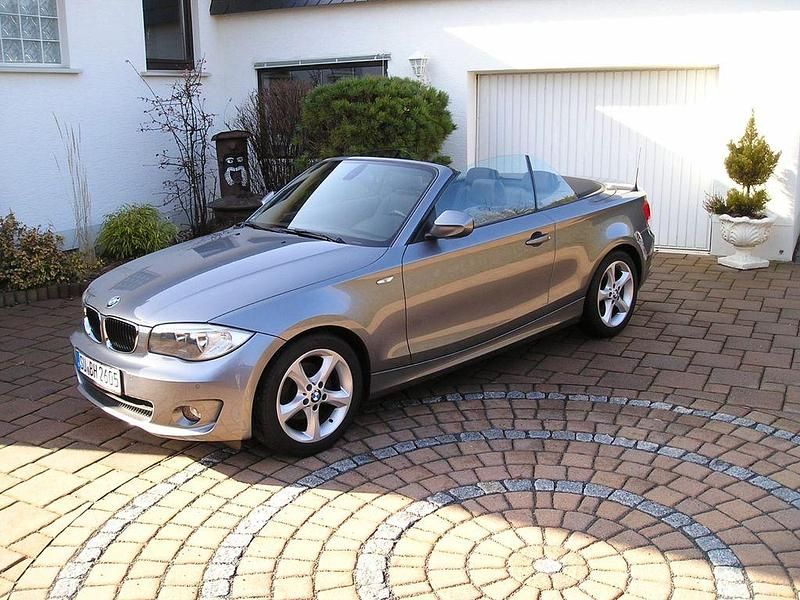 Gebraucht BMW 118 Cabriolet Sport Line 143 PS (105 kW) 2012 Grau Cabrio