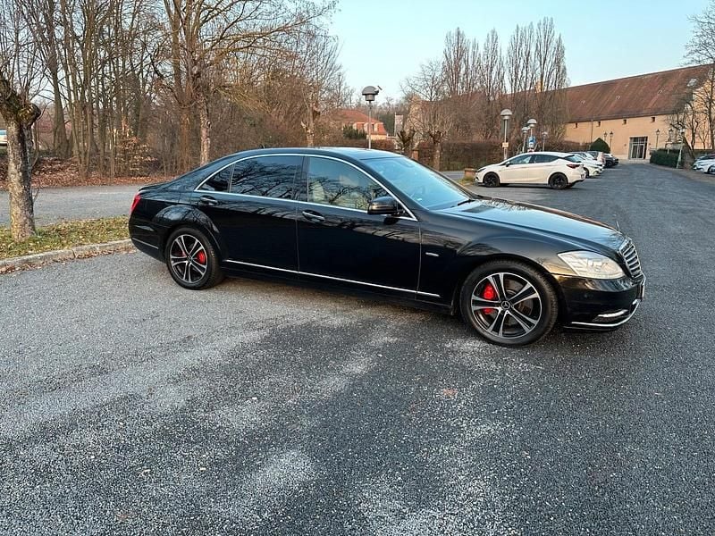 Gebraucht Mercedes S350 258 PS (189 kW) 2011 Schwarz Limousine