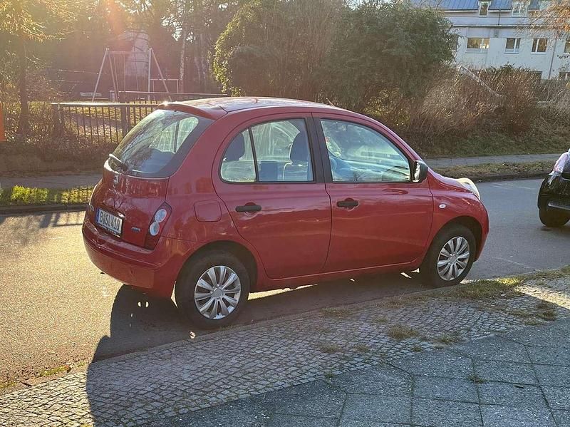 Gebraucht Nissan Micra 65 PS (47 kW) 2009 Rot Limousine