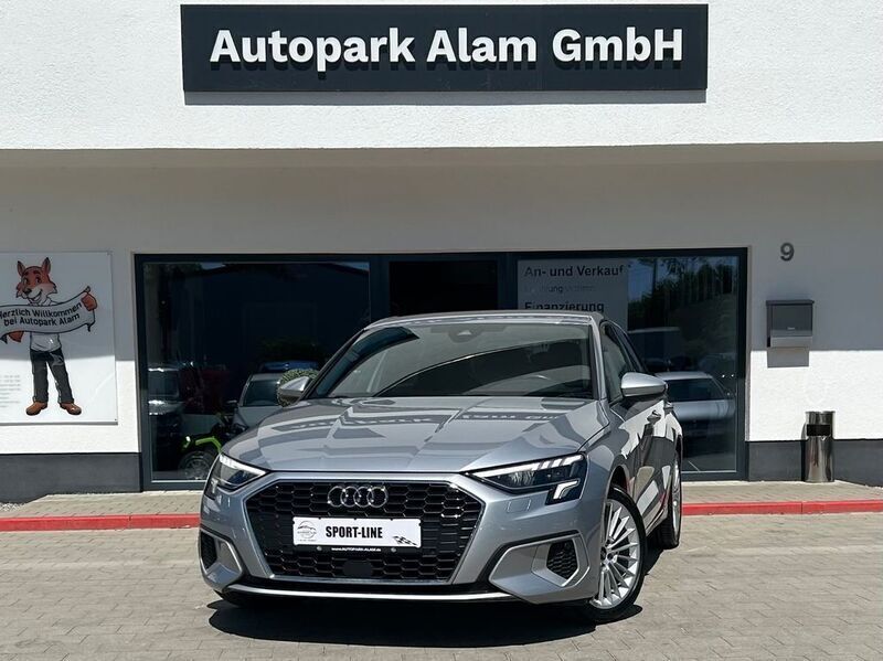 Florettsilber metallic Gebraucht 2022 Audi A3 Sportback Advanced Limousine | 23.499 € (Fairer Preis) - Bild 1/4
