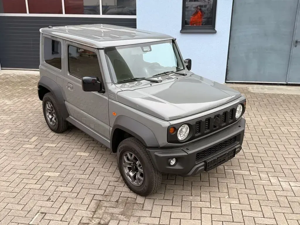 Gebraucht Suzuki Jimny 102 PS (75 kW) 2024 Grau SUV