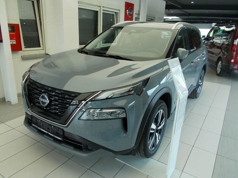 Grau Neu 2024 Nissan X-Trail N-Connecta SUV | 42.890 € (Teuer) - Bild 1/4