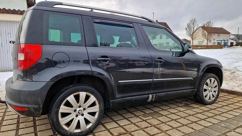 Gebraucht Skoda Yeti 105 PS (77 kW) 2012 Blau SUV