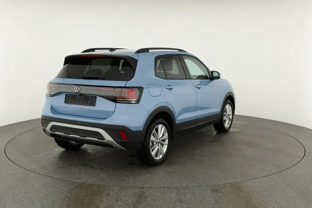 Neu VW T-Cross Life 116 PS (85 kW) 2025 Clear blue metallic SUV