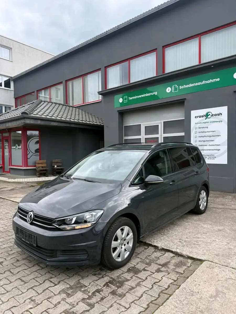 Gebraucht VW Touran 110 PS (80 kW) 2017 Grau Van / Kleinbus