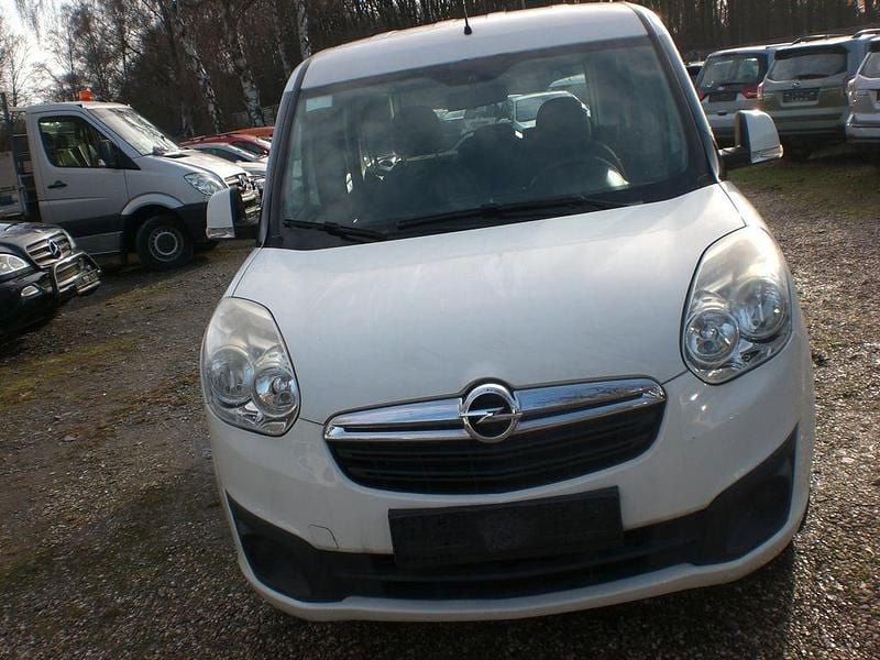 Weiß Gebraucht 2014 Opel Combo Van / Kleinbus | 5.650 € (Guter Preis) - Bild 1/4