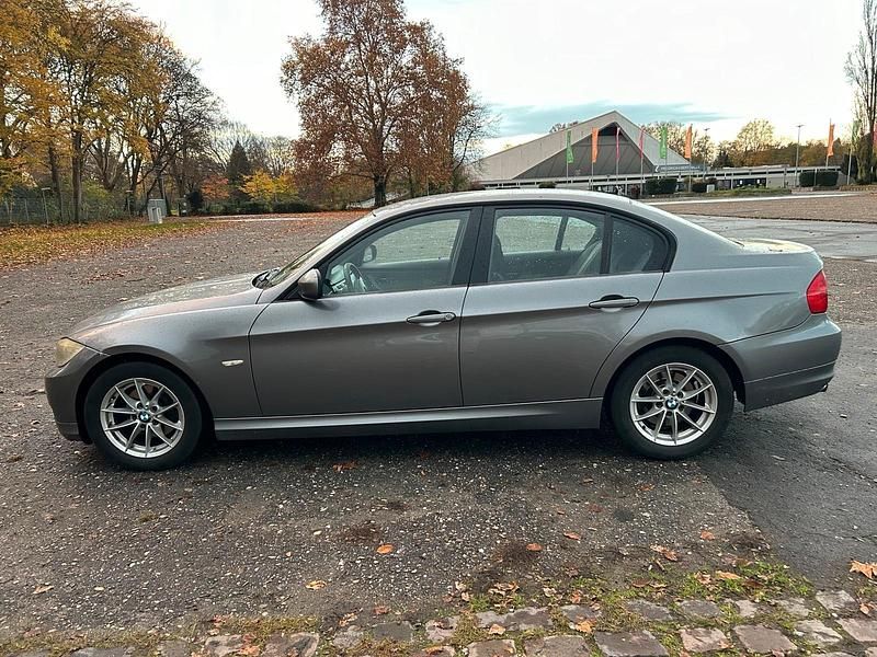 Gebraucht BMW 320 170 PS (125 kW) 2009 Limousine