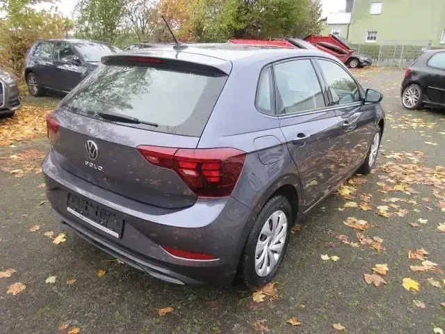 Usata VW Polo Life 95 CV (69 kW) 2023 Grigio Berlina