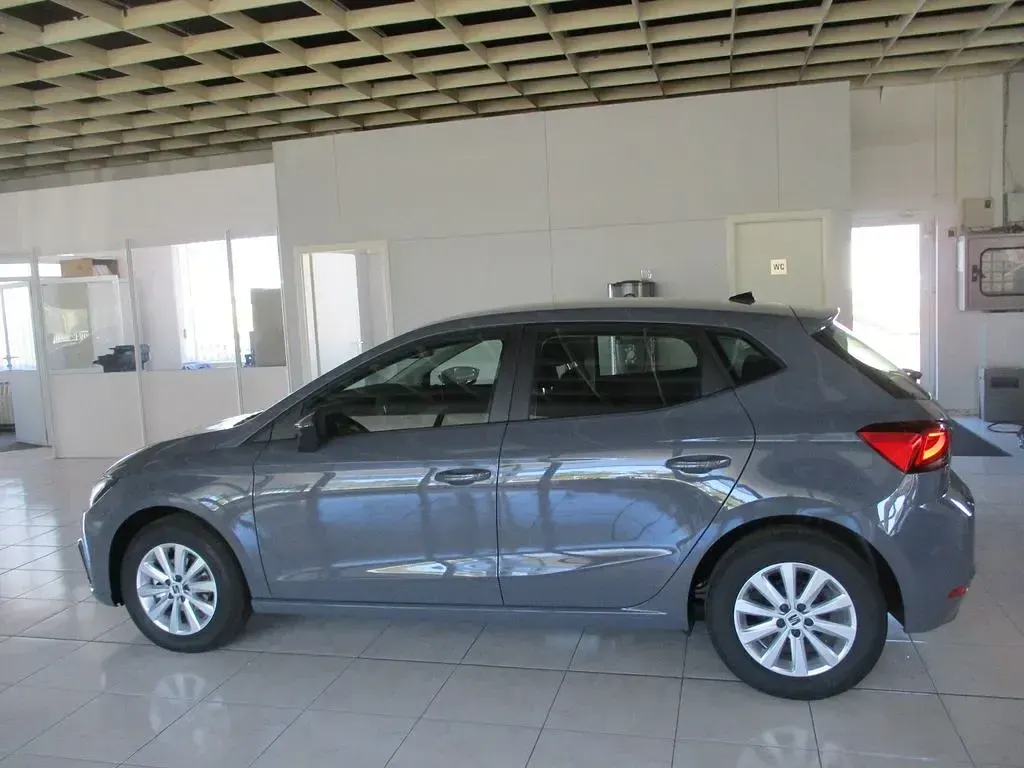 Neu Seat Ibiza Reference 80 PS (58 kW) 2026 Grau Kleinwagen
