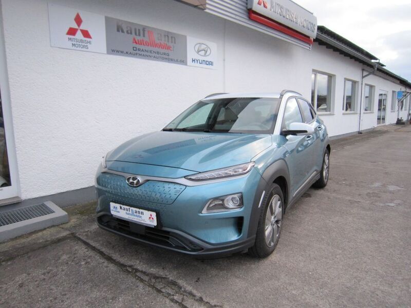Ceramic blue Gebraucht 2021 Hyundai Kona Premium SUV | 23.185 € (Fairer Preis) - Bild 1/4