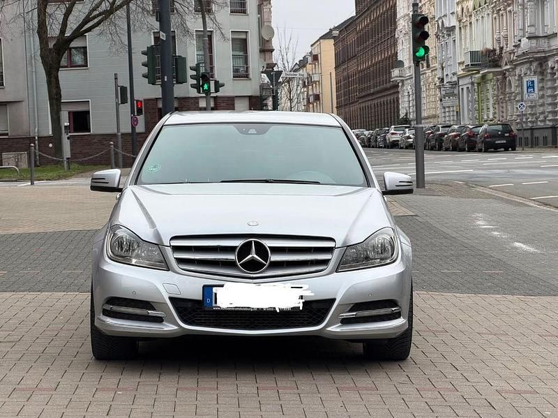 Gebraucht Mercedes C200 136 PS (100 kW) 2011 Silber Limousine