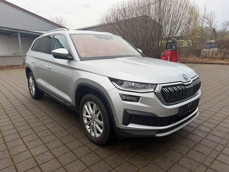Silber Gebraucht 2022 Skoda Kodiaq Style SUV | 22.999 € (Fairer Preis) - Bild 1/4