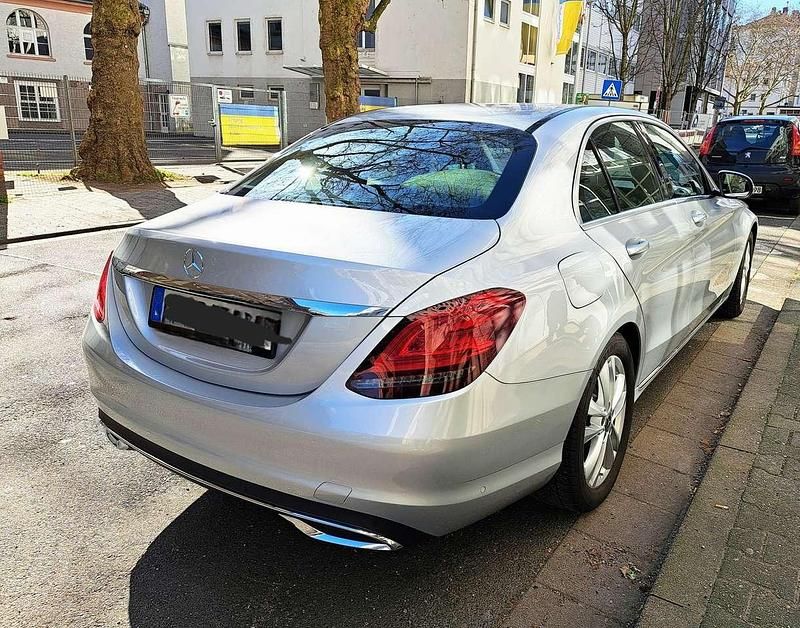 Gebraucht Mercedes C200 160 PS (117 kW) 2019 Grau Limousine