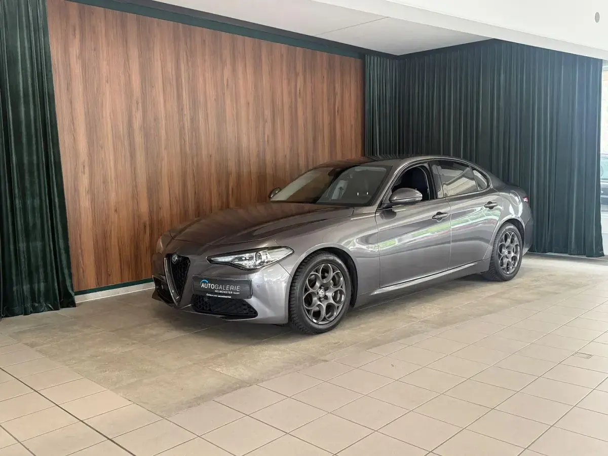 Gebraucht Alfa Romeo Giulia Super 179 PS (131 kW) 2017 Grau Limousine