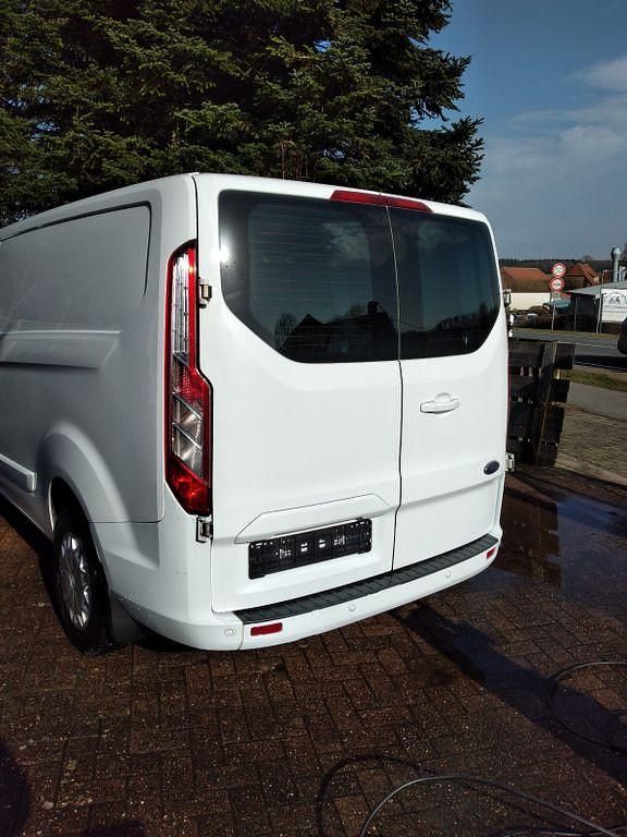 Gebraucht Ford Transit Custom 136 PS (100 kW) 2017 Weiß Van / Kleinbus