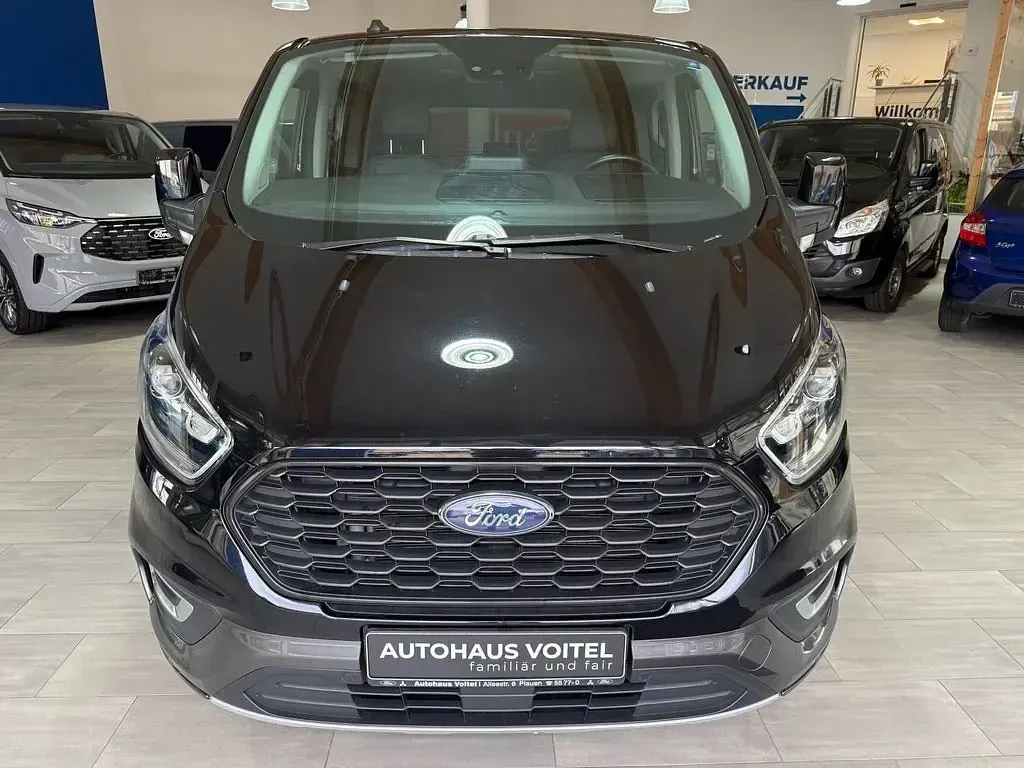 Gebraucht Ford Tourneo Active 185 PS (136 kW) 2022 Schwarz Van / Kleinbus